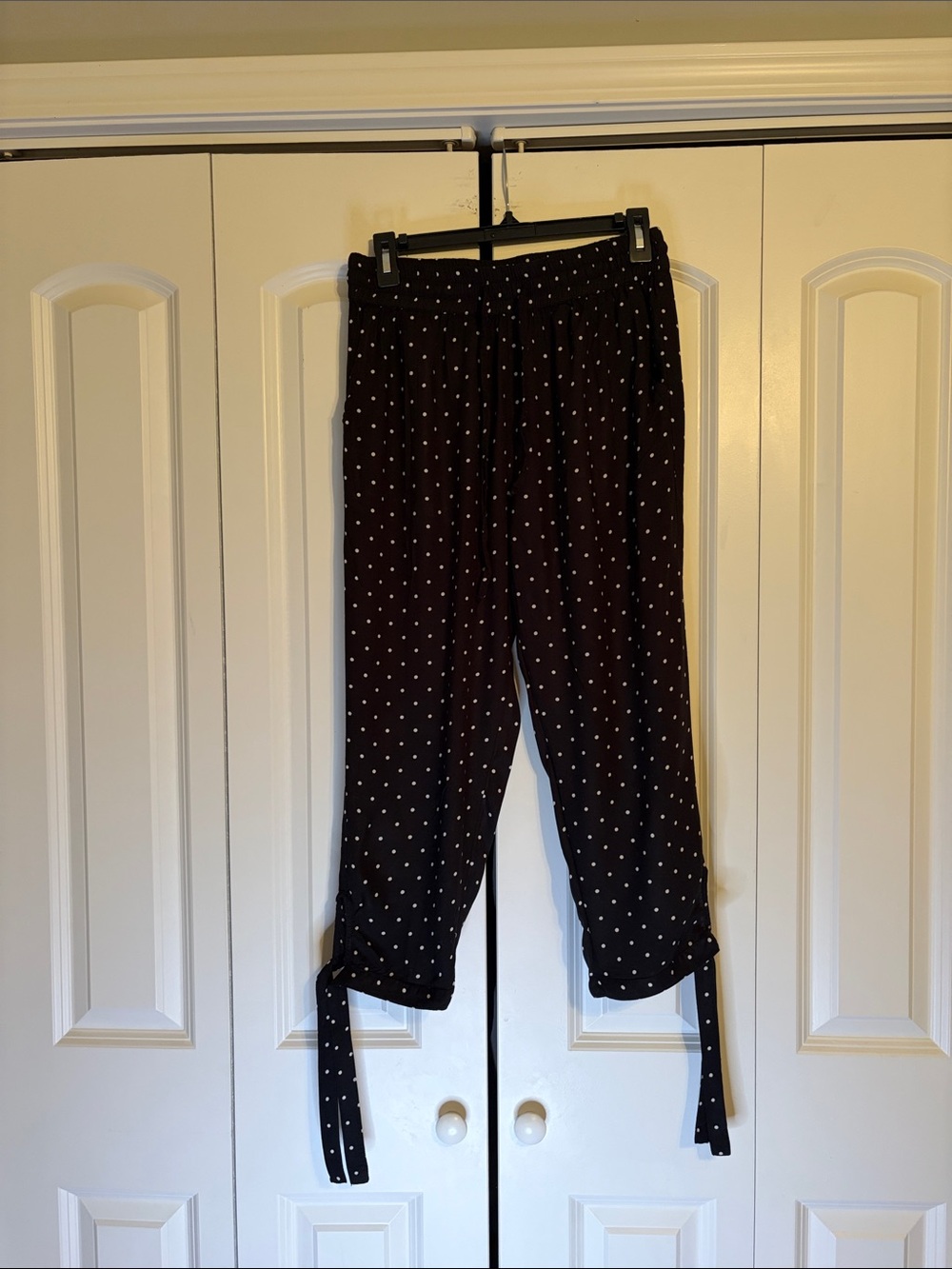 Women's Black Polka Dot Cropped Tie-Hem Pants